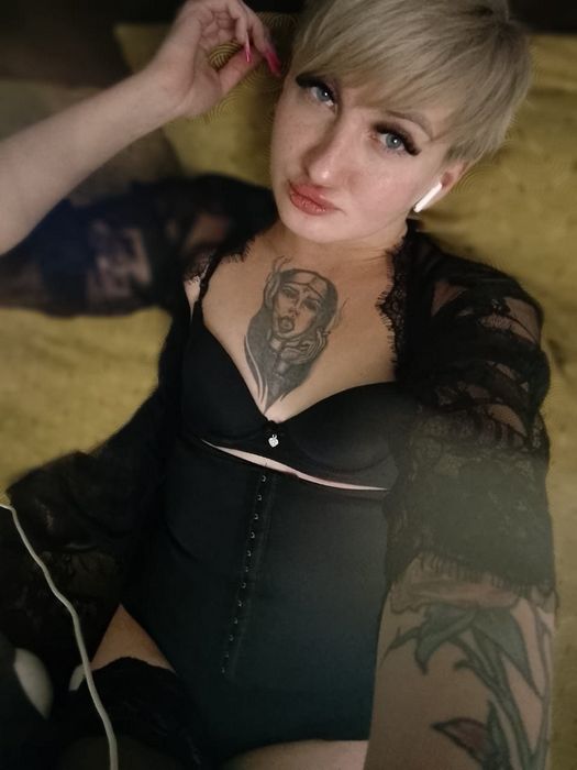 Ночные бабочки Самары: Погружение в мир интимного досуга без лишних разговоров